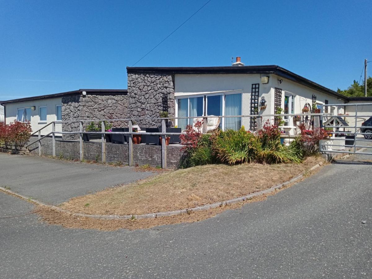 Maen Hir Hotel Menai Bridge Exterior photo